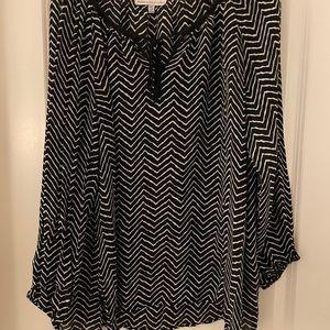 Silk blouse with tie neckline size 1x